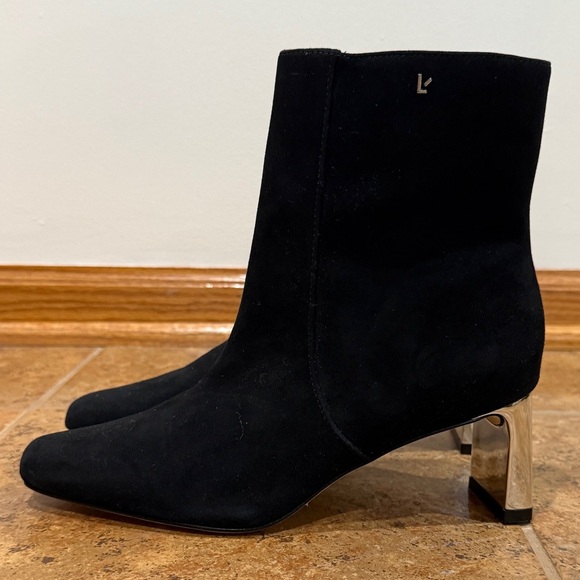 New Larroudé Alexis Bootie Black Suede Silver Heel Sz 7.5 Classic Fall Staple - Picture 6 of 14